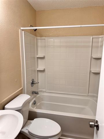 Building Photo - 2603 Foxcroft Cir