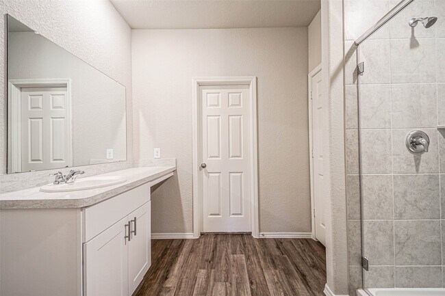 Building Photo - 1903 Brushy Cedar Ct