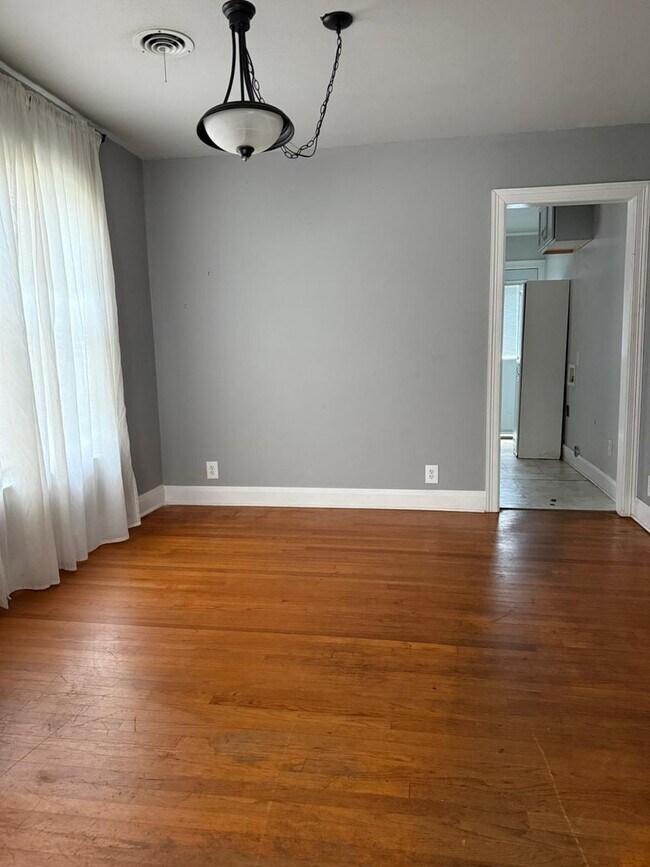 Building Photo - 3330 12th St