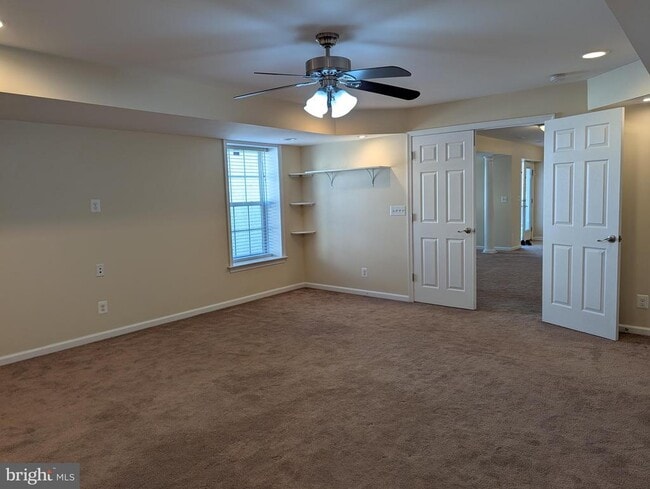 Building Photo - 9537 Evergreen Circle