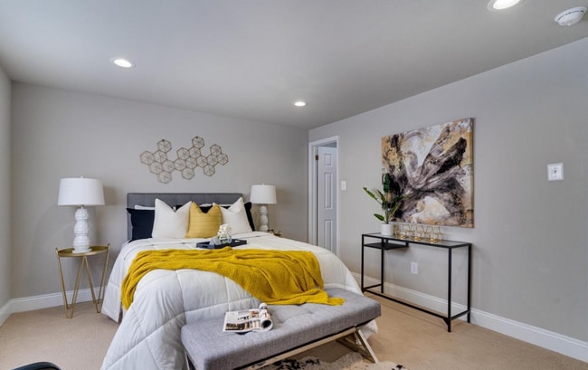 Building Photo - 2 Bedroom House Available With 2 car parking Northern Liberties