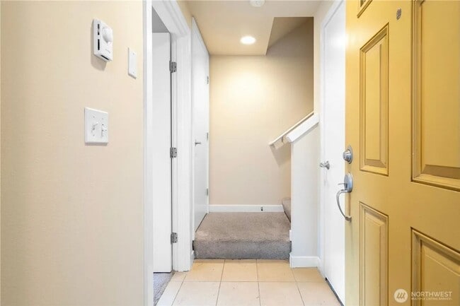 Building Photo - Urban Townhome in Lake City – 3B/2B, Garag...