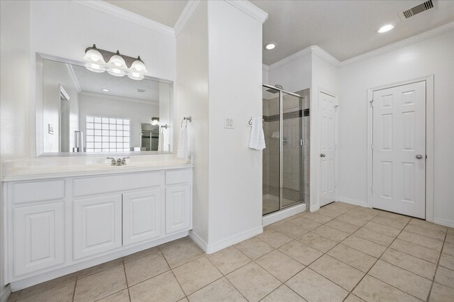 Building Photo - 7608 Janak Dr