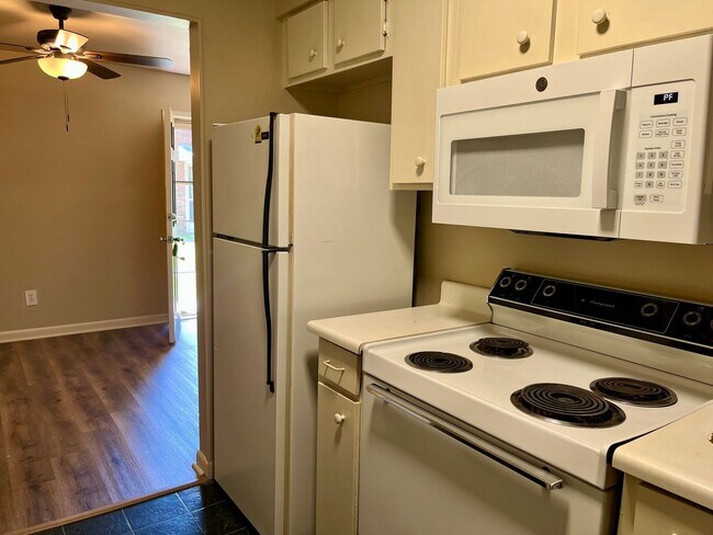 Building Photo - 1701 Lobdell Ave