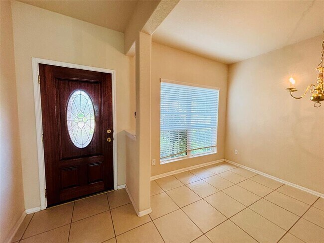 Building Photo - 14851 Fir Knoll Way