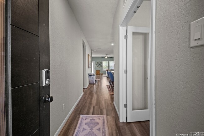 Building Photo - 13044 Louberg Vly