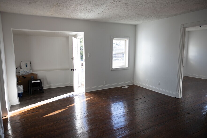 Living room - 175 Gillette Ave