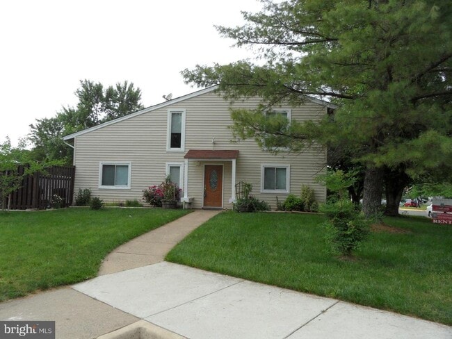 Building Photo - 21 Monarch Dr