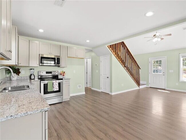 Building Photo - Beautiful 3 Bedroom Home in Country Setting