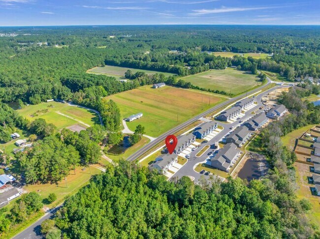 Building Photo - 121 S Grassland Rd