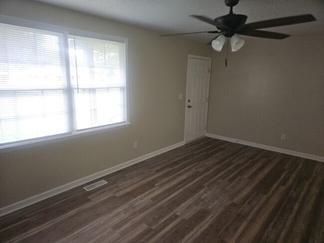 Building Photo - 6731 Forrest Ln