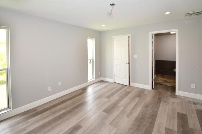 Building Photo - 6690 Burning Tree Dr