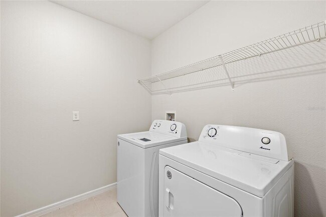 Building Photo - 1575 Aspen Ave