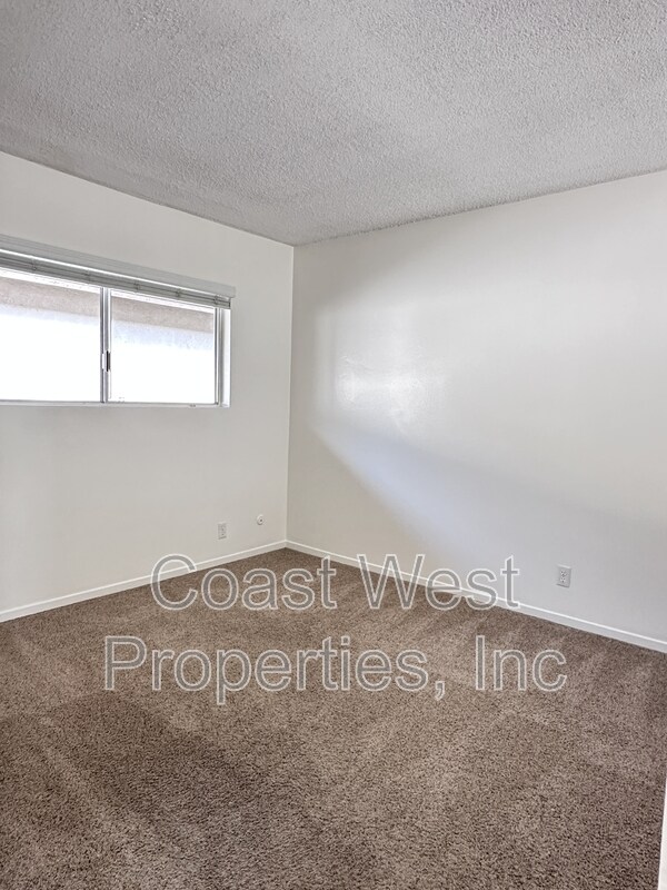 Building Photo - 1810 Broadway St