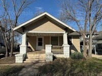 Building Photo - $1,095 - 2 bedroom / 1 bathroom - Single F...