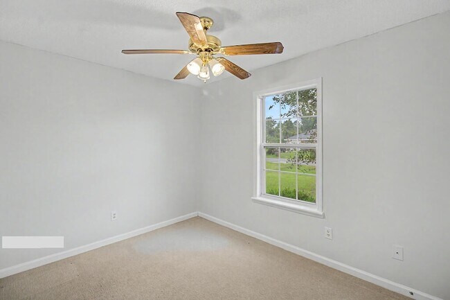Building Photo - 340 McCumber Dr