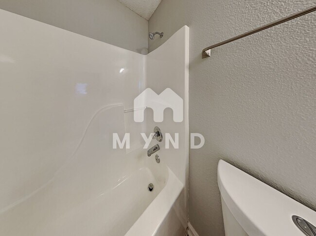 Building Photo - 6619 Harvest Ridge Ct