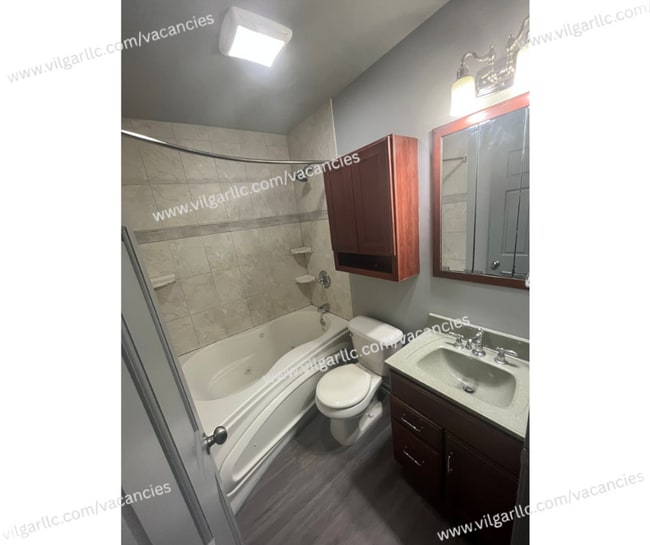 Building Photo - This is your forever home! 5 spacious bedr...