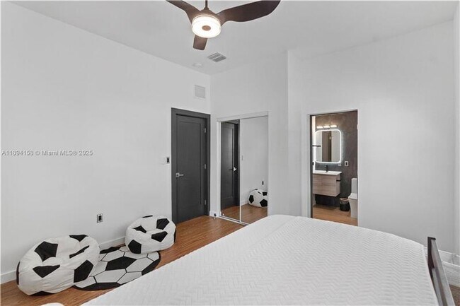 Building Photo - 601 SW 1st St