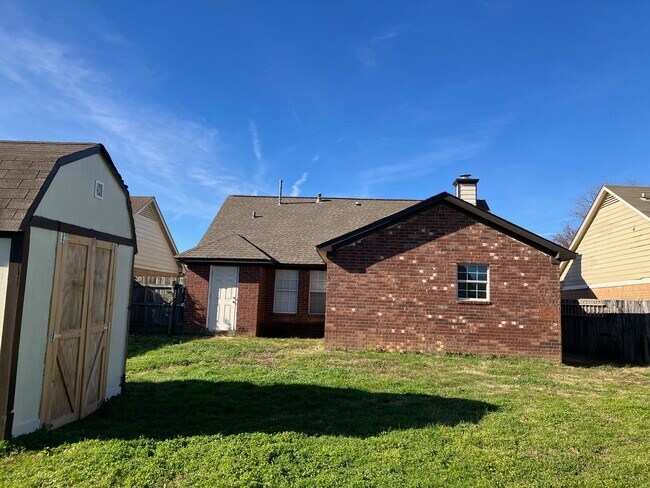 Building Photo - 7054 Foxhall Dr