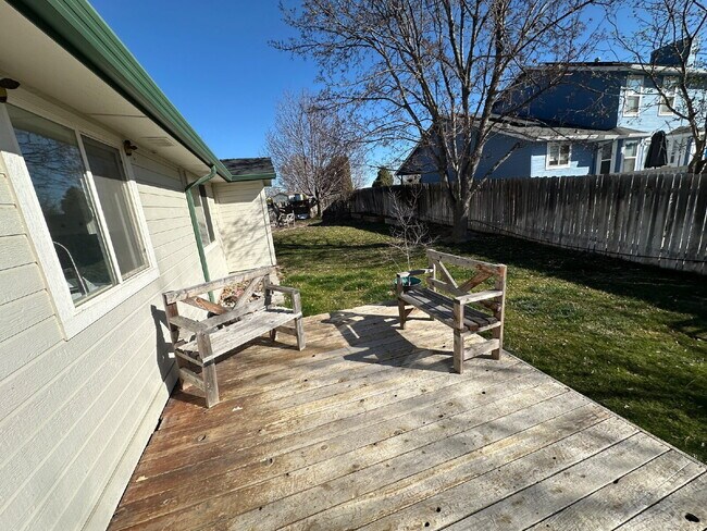 Building Photo - 1328 Goldenrod Pl