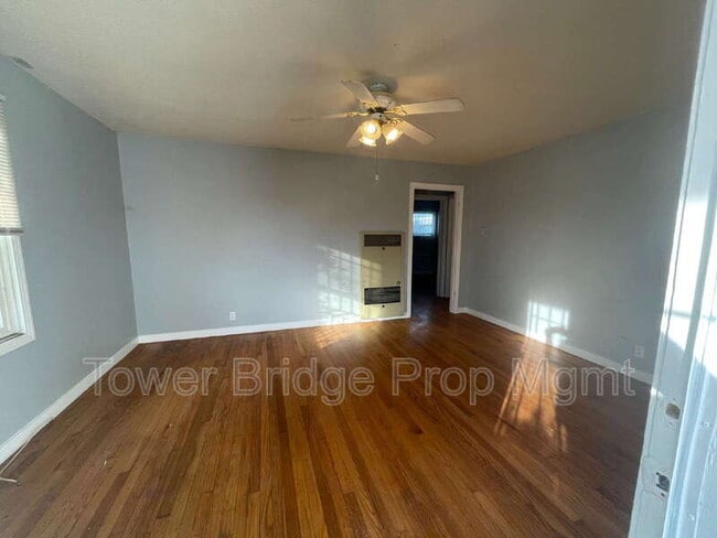 Building Photo - 2871 32nd Ave