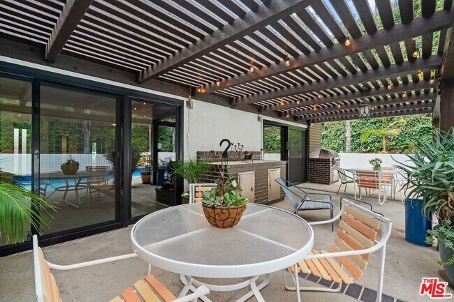 Building Photo - 3135 Chandelle Rd