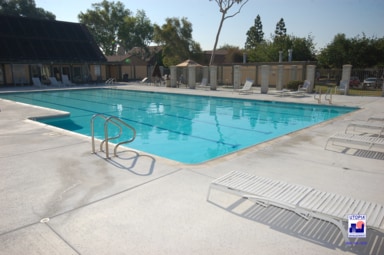 Building Photo - Spacious condo in quiet Mira Mesa Community!