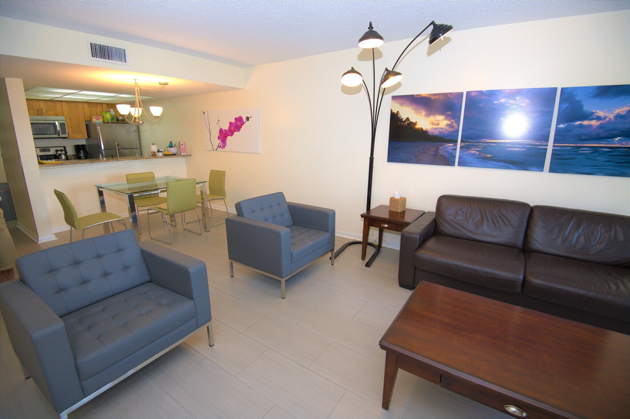 Building Photo - 5579 NE Gulfstream Way