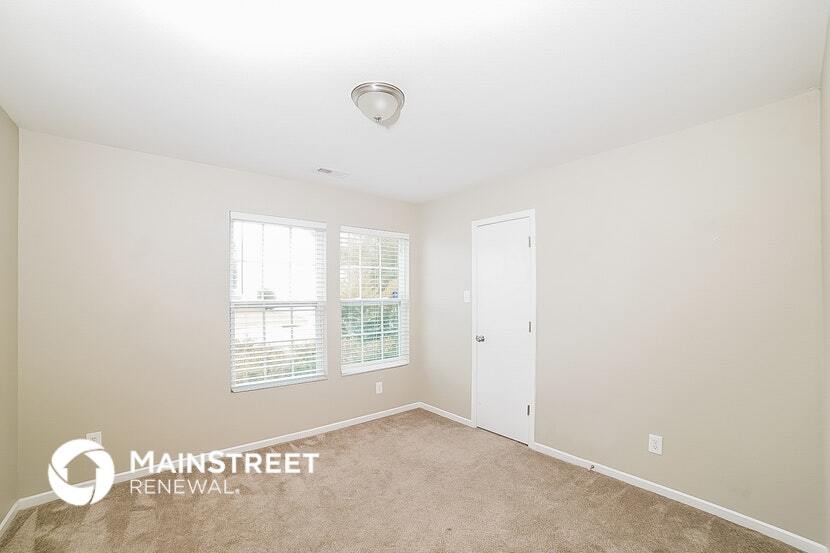 Building Photo - 5458 Fairway Forest Dr