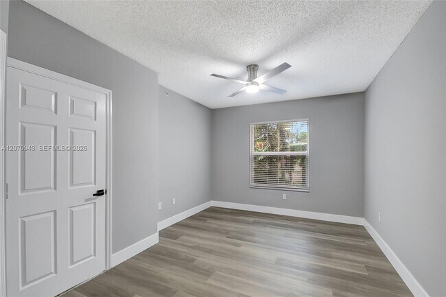 Building Photo - 2206 Tuscany Way