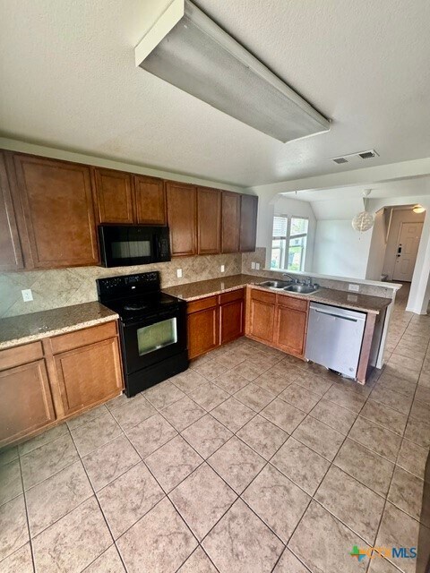 Building Photo - 113 W Gemini Ln