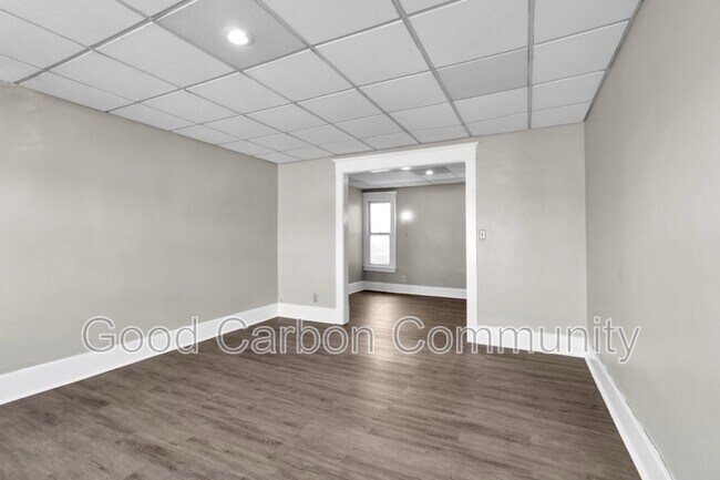 Building Photo - 1247 Hertel Ave