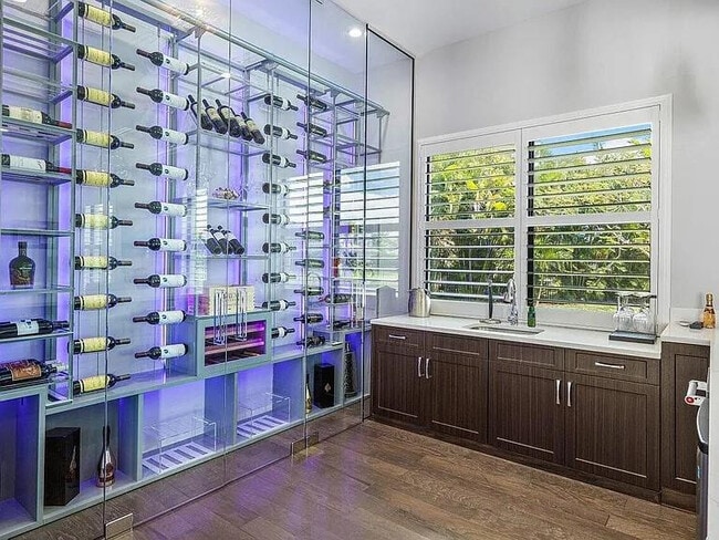 Building Photo - 17511 Cadena Dr