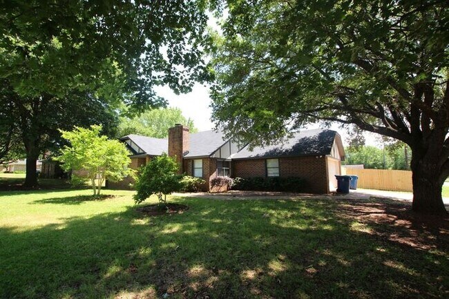 Building Photo - Available! Beautiful 3 bedroom in Whitehouse!