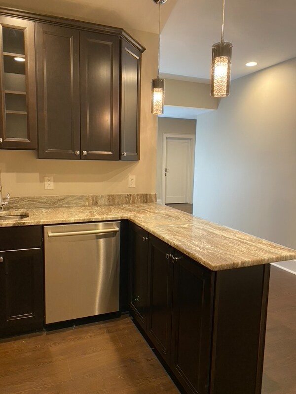 Building Photo - 2044 Great Falls St