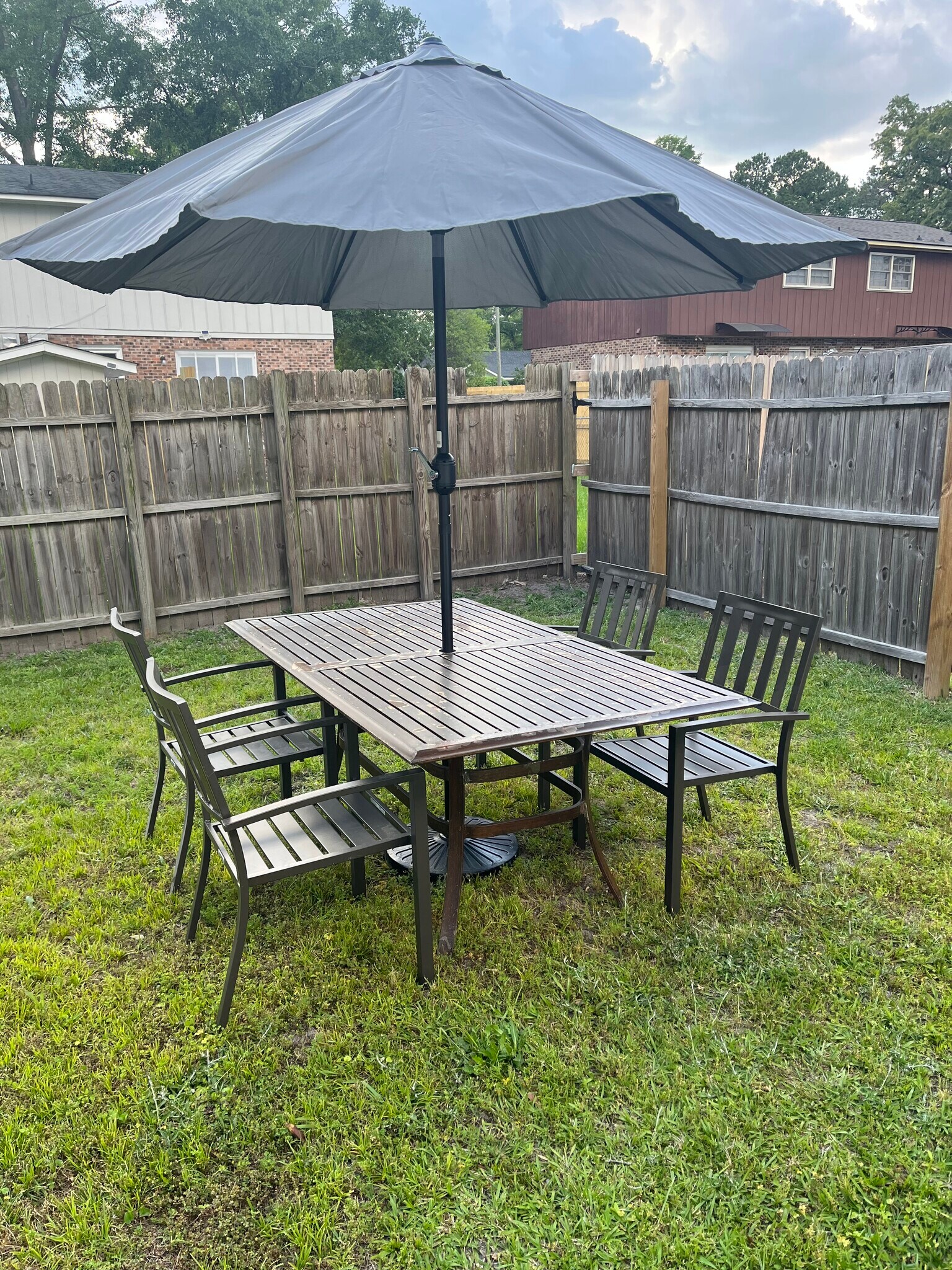 Building Photo - 611 Greenway Dr