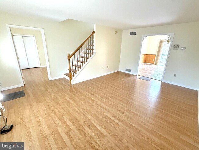 Building Photo - 402 Kiamensi Rd