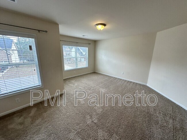 Building Photo - 933 Centennial Dr