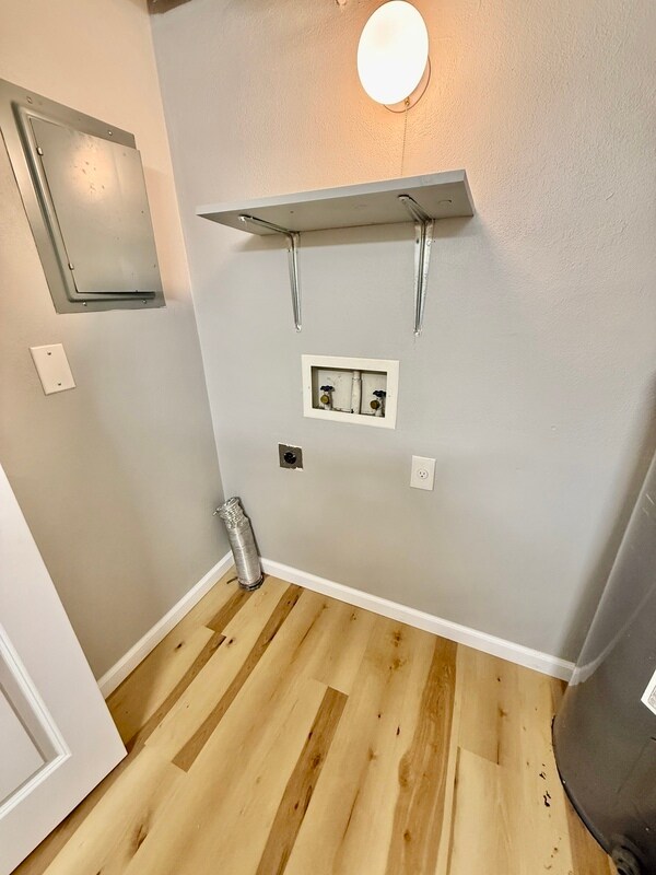 Building Photo - 830 White Oak Dr