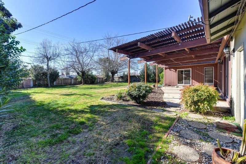 Building Photo - 1302 Frances Dr