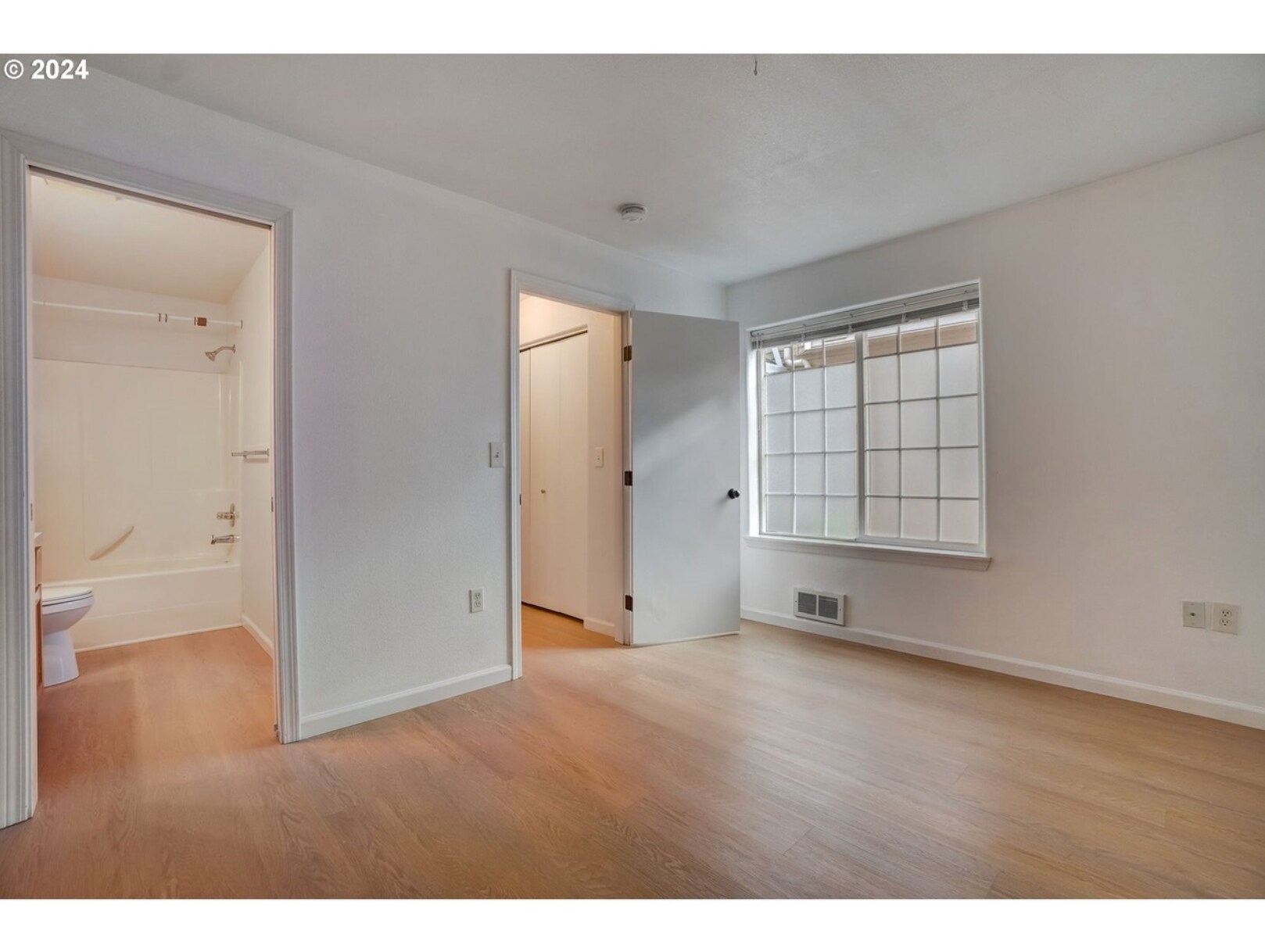 Bedroom - 11825 SE Pine St