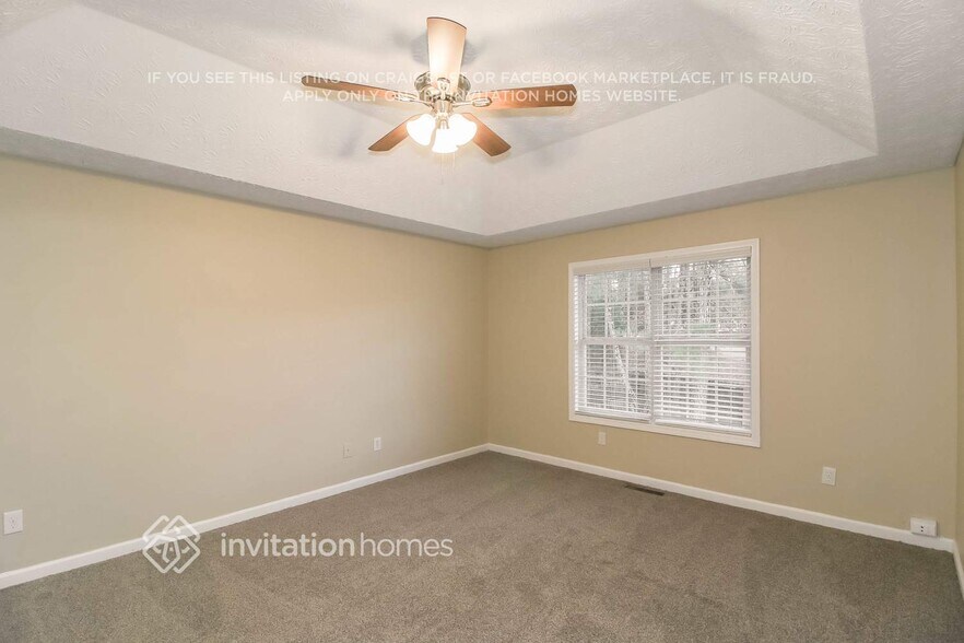 Building Photo - 300 Fieldstone Ln