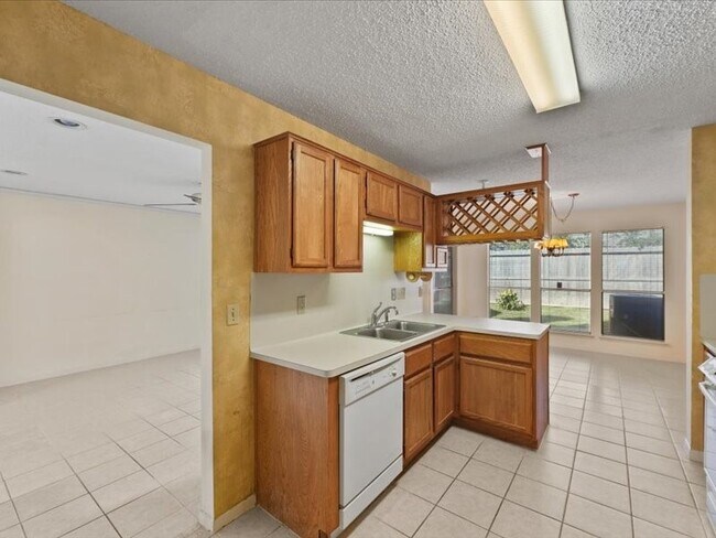 Building Photo - 3317 Golden Trails Dr