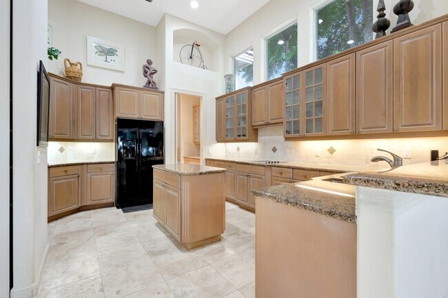 Building Photo - 6802 Casa Grande Way