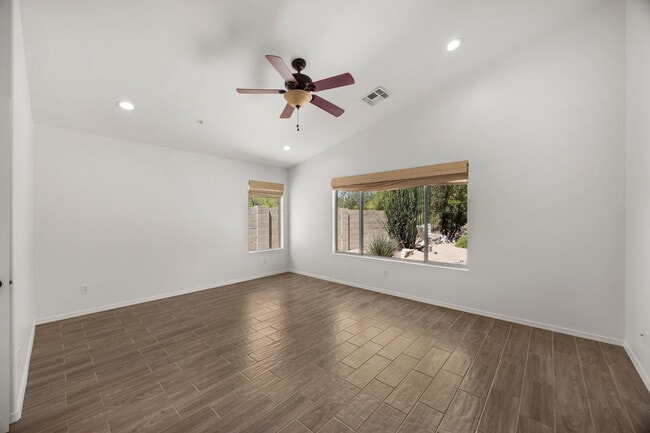 Building Photo - 10290 E Mallow Cir