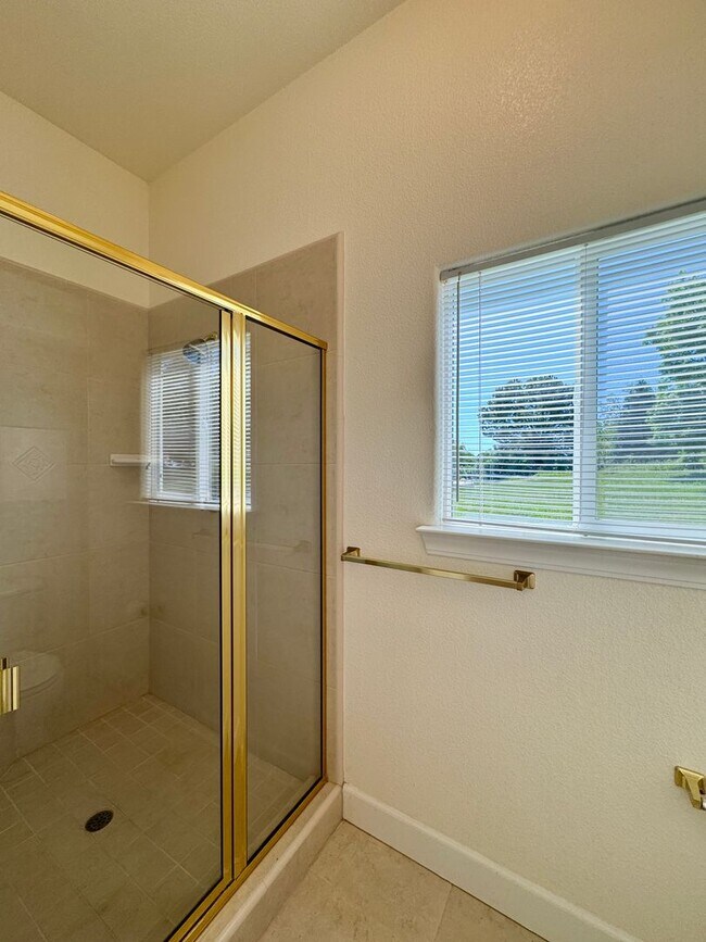 Building Photo - 6255 Peacock Way