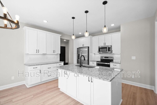 Building Photo - 248 Bluebell Dr