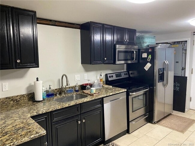Building Photo - 94 Fennbrook Dr