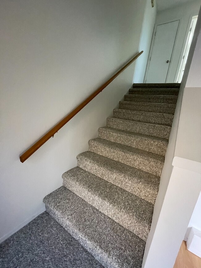 Building Photo - 5801 Lowell St NE